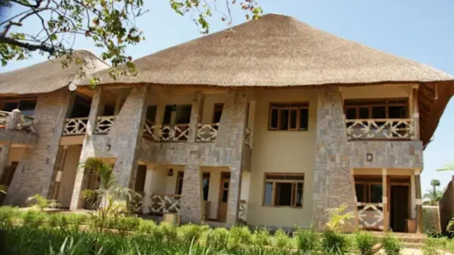 Baker’s Fort Hotel (1)