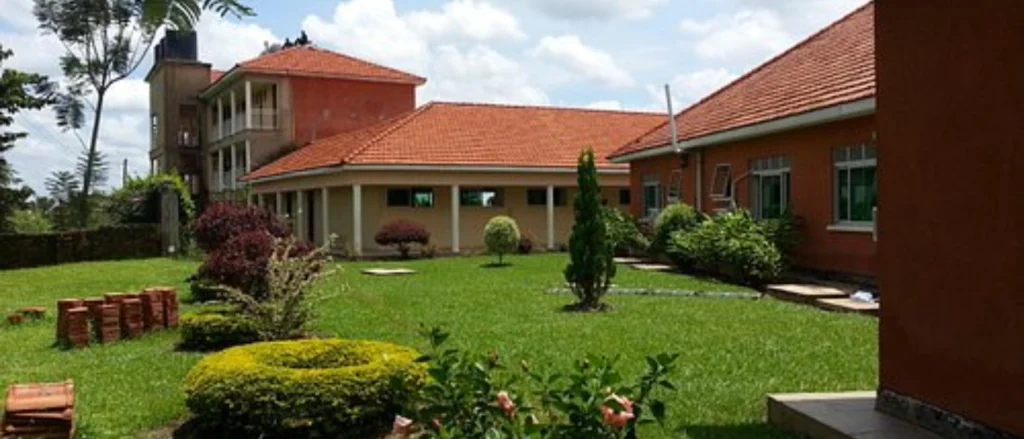 Churchill Courts Hotel