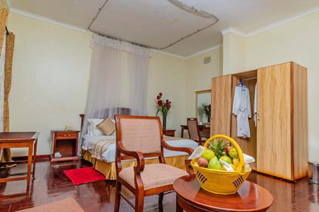 churhill courts (11)