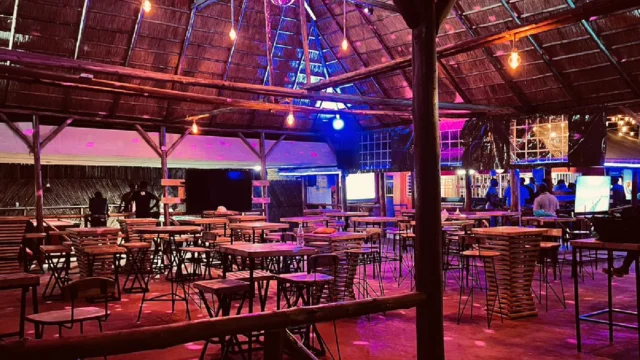 D Plus Bar & Lounge (4)