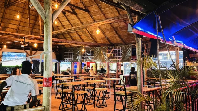 D Plus Bar & Lounge (6)