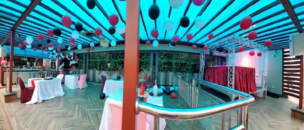 Kweyo Village Shoppers