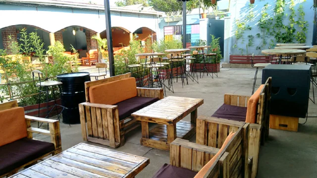 Murphy’s Lounge (2)